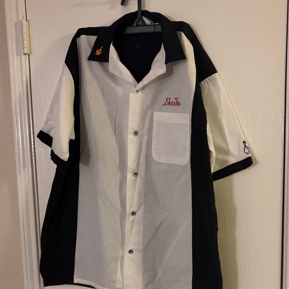NWT bowling shirt - Cruisin USA - Embroidered Sheila. Sz M